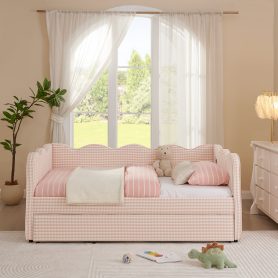 Cozy Gingham Daybed with Trundle