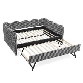 Full Size Cozy Gingham Daybed with Twin Size Trundle