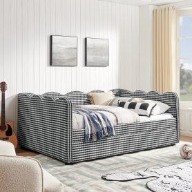 Full Size Cozy Gingham Daybed with Twin Size Trundle