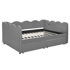 Full Size Cozy Gingham Daybed