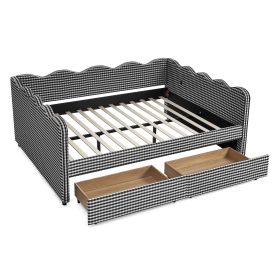 Queen Size Cozy Gingham Daybed