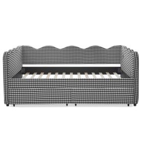 Full Size Cozy Gingham Daybed