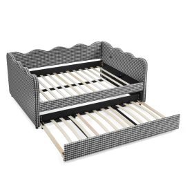 Full Size Cozy Gingham Daybed with Twin Size Trundle