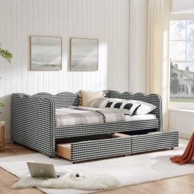 Full Size Cozy Gingham Daybed