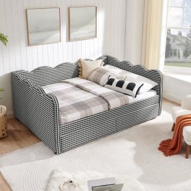 Full Size Cozy Gingham Daybed