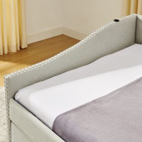 Full Size Daybed with USB Charging & Pull-out Extendable Bed