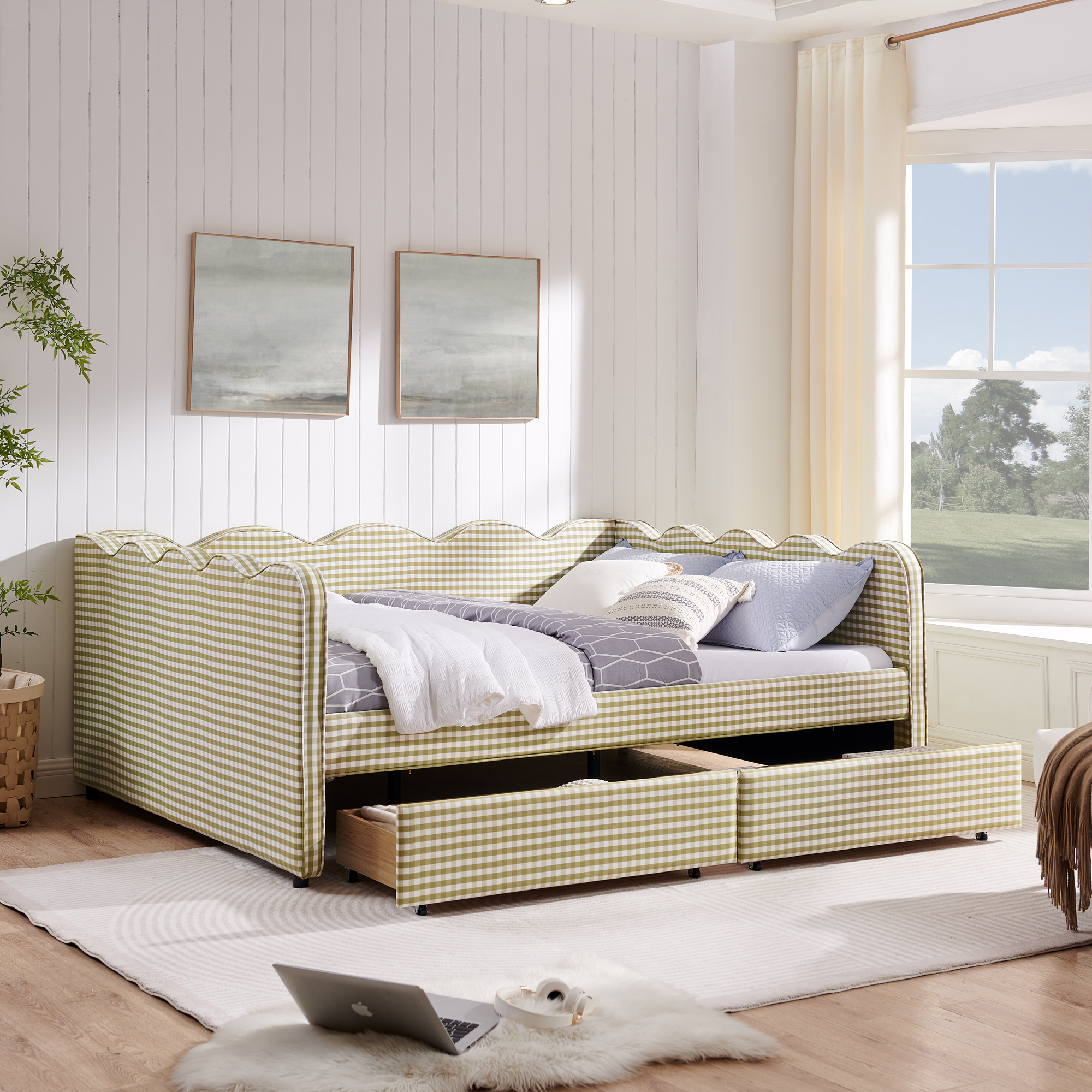 Queen Size Cozy Gingham Daybed